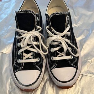 Excellent condition low converse platform